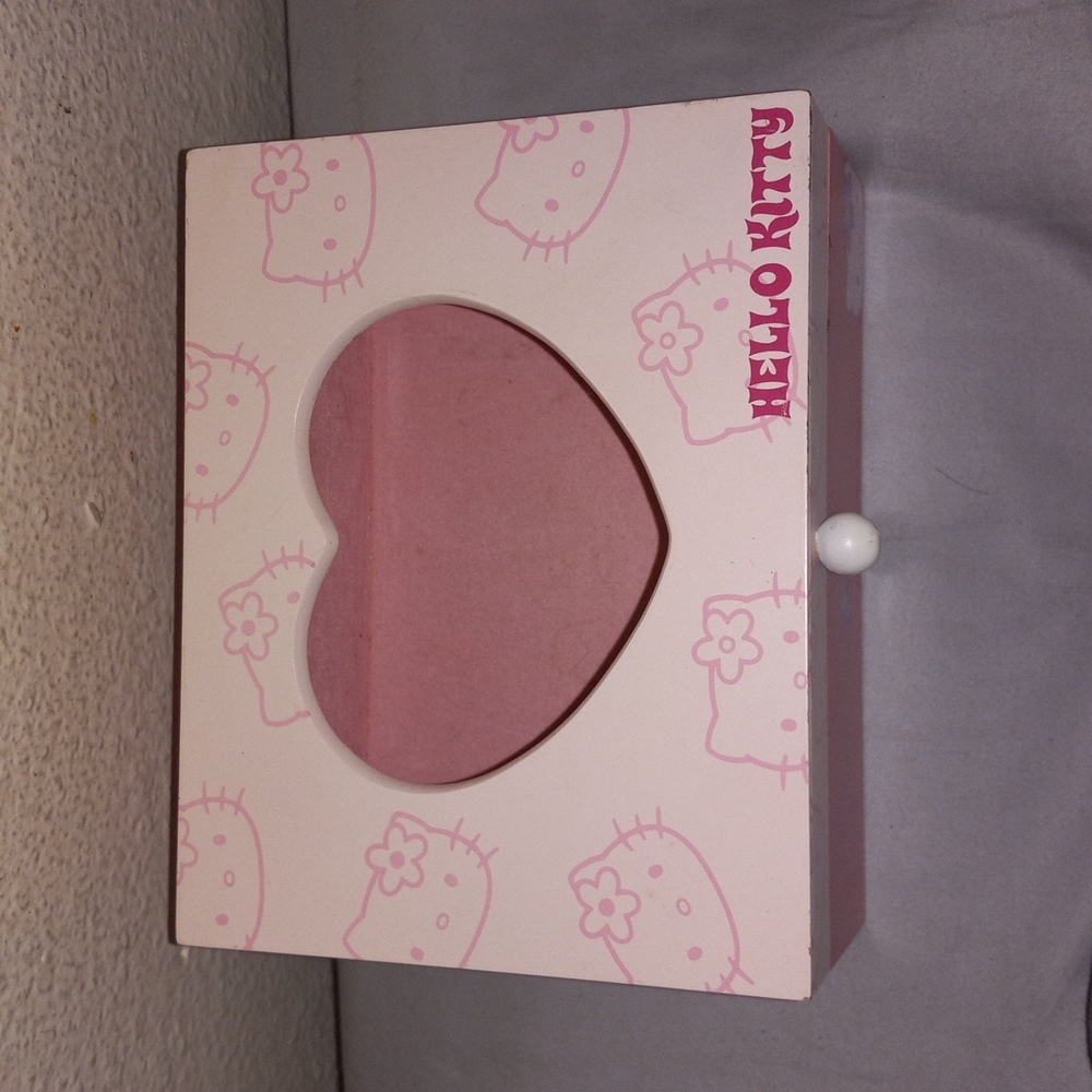Hello Kitty Jewelry and Storage Box